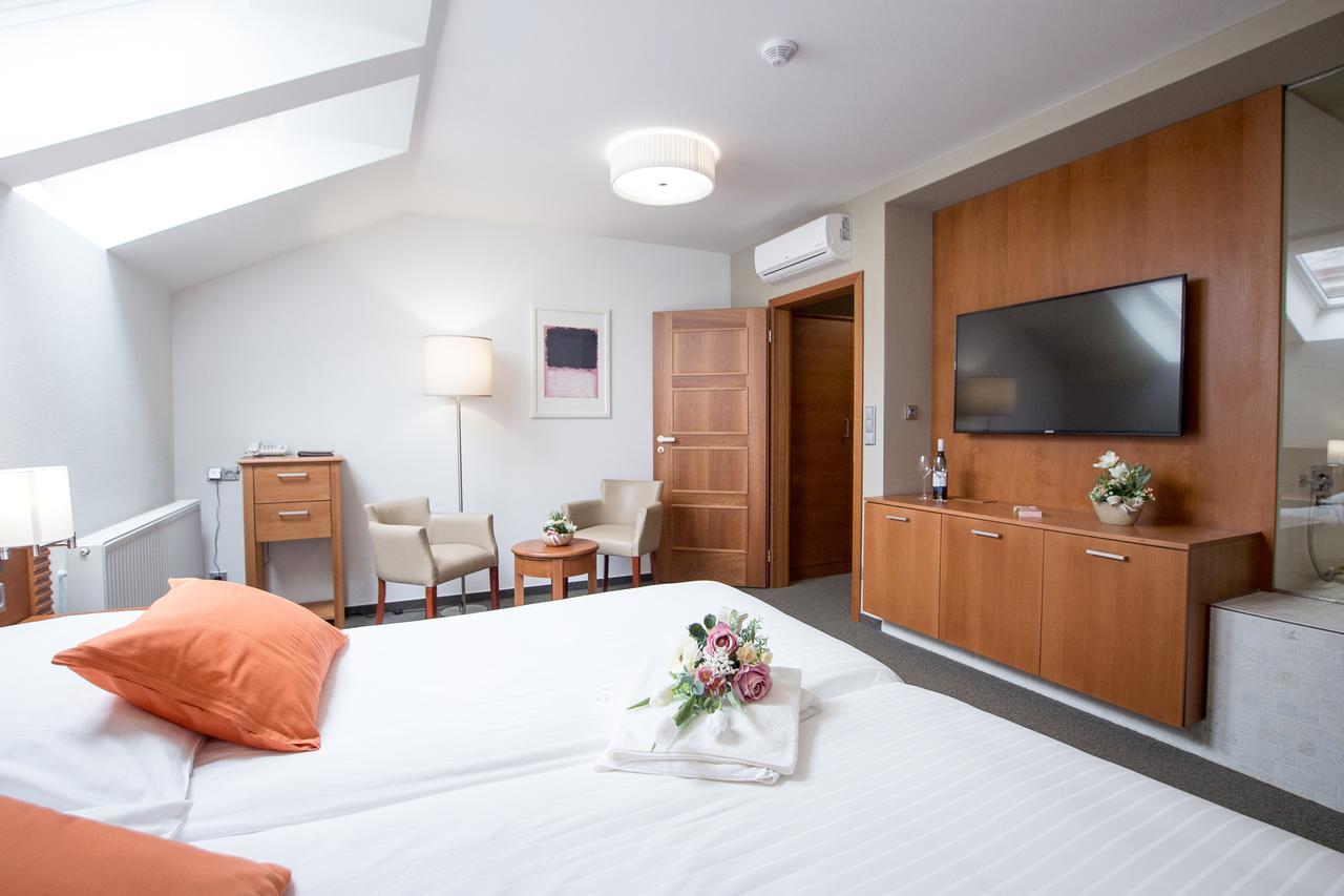 Hotel Pod Věží 3*